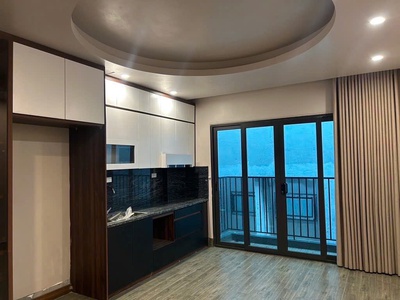 Nhà mới 8 tầng thang máy oto đỗ cổng ngay sau trung tâm hnqg nhỉnh 11 tỷ 2