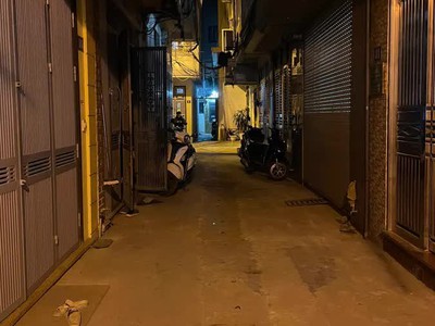 Bán nhà mạc thị bưởi 32/35m2. 5 tầng. mặt tiền 3.8m. giá 8.85 tỷ hai bà trưng hà nội 0