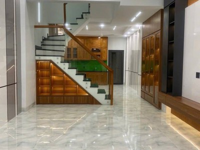 Nhà mặt tiền đẹp ở ngay đường số ,4 tầng 75m,oto ngủ trong nhà,đường trước nhà 8m,gần bv lê văn 0