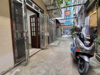 Cho thuê nhà ngõ 93 hoàng văn thái, 50m x 2 tầng, 2pn, 2 wc, 8 triệu/tháng 0
