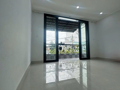 Bán nhà 4x13m 2 tầng shr lê văn khương hiệp thành q12 hẻm xe hơi 5 mét 3