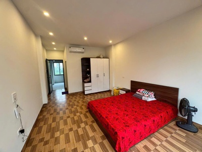 Chính chủ bán nhà đức giang 5 tầng thang máy 45m2 mt: 4m 3