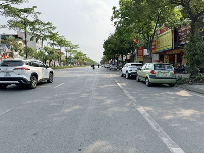 Bán đất mặt phố kinh doanh giá chỉ ngang đất TĐC - 68,7m2 Phố Ngô Gia Tự, sau có đường 3m 1