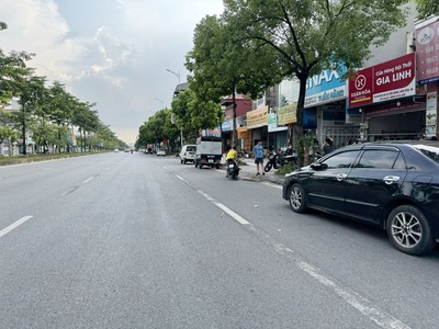 Bán đất mặt phố kinh doanh giá chỉ ngang đất TĐC - 68,7m2 Phố Ngô Gia Tự, sau có đường 3m 3