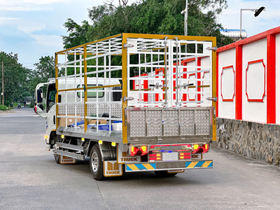 Bán xe tải Isuzu QKR270 2T2 Thùng Chở Gia Cầm 1