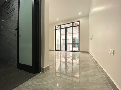 NHÀ ĐẸP TỨ LIÊN 64m2 x 5 tầng thang máy CÁCH Ô TÔ DỪNG ĐỖ 1 NHÀ NGÕ THÔNG 2