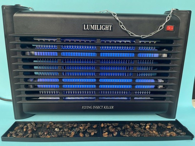 Đèn diệt côn trùng LUMI-20W 1