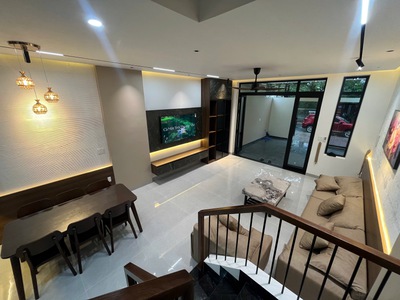 Không có chỗ chê nhà 3 tầng cực đẹp mặt tiền THANH HOÁ,HOÀ XUÂN,có gara ôtô, sát Võ An Ninh 1