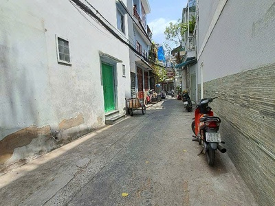 Nhà Bắc Hải giáp cv Lê Thị Riêng-cmt8-q10 3