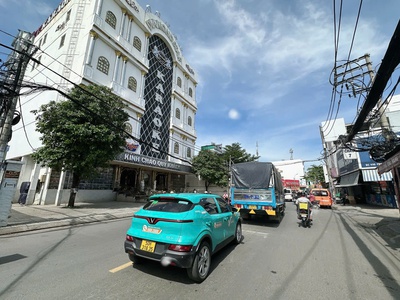 Chỉ 17 tỷ có nhà hxt thông 12m 4 lầu ngang 4.5m 158m2 ngay emart phan huy ích kd đỉnh. 0