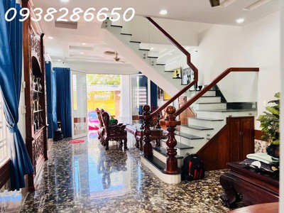 Siêu phẩm mặt phố - nội thất xịn - ngang bề thế 8m x 27m2   189m2 ,2pn,2wc ,  giá 14 tỷ 750 triệu 2