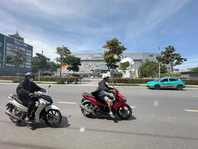 Chỉ 17 tỷ có nhà hxt thông 12m 4 lầu ngang 4.5m 158m2 ngay emart phan huy ích kd đỉnh. 1