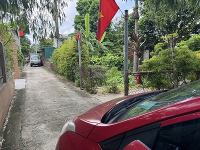 Em chào anh/chị, em đang có một lô đất rất phù hợp cho khách tìm mua để xây nhà ở tại trung tâm 0