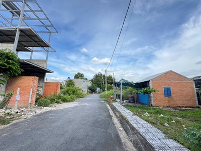 Bán 65m2 đất thổ cạnh vinhomes đường phước thiện, long bình, q9 cũ 2