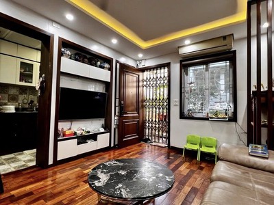 Mặt ngõ phạm tuấn tài - to hơn phố - thang máy - vỉa hè xe con hạn chế hoạt động - ngõ thông. 3