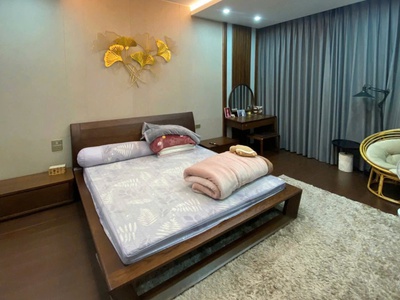 Cho thuê nhà nguyên căn Vin Marina đầy đủ nội thất . Phù hợp làm văn phòng , kinh doanh , ở 5