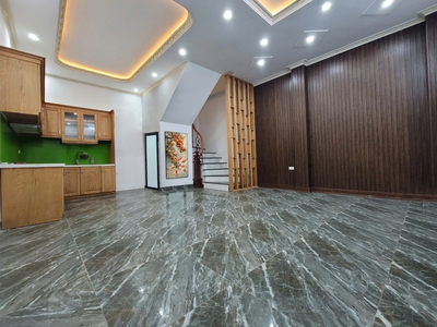 Chính chủ bán nhà 4 tầng, sổ đỏ, gần đường Oto tải tránh. 1