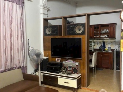 Bán 117m nguyễn khoái tặng nhà ngõ thông hoàng mai 2