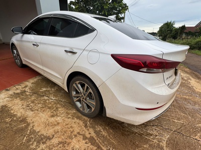 Mình có xe elantra 2018 bản 2.0 một chủ từ đầu. 0