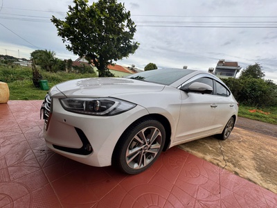 Mình có xe elantra 2018 bản 2.0 một chủ từ đầu. 4