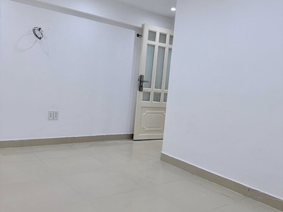 Ngay bệnh viện Q Tân Phú - ĐH Văn Hiến, 40m2 - ngang 4m, 4 tầng BTCT - nhỉnh 5 tỷ. 2