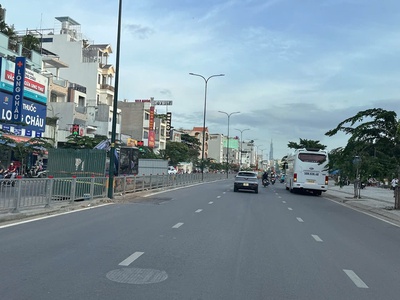 Bán biệt thự 3 lầu mái thái ngang 11m 275m2 có hầm t.máy dương quảng hàm tặng nt 46.8 tỷ. 1