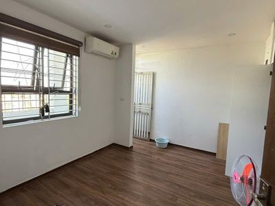 Mình chính chủ nhờ ace bán giúp căn hộ tầng trung, tại chung cư lộc ninh 19 tầng, chương mỹ 2