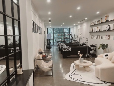 Mình đi nước ngoài nên sang nhượng studio phun xăm chill - đẹp - hoạt động tốt 0