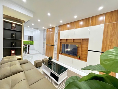 Chính chủ bánnhà đẹp kv nguyễn trãi ngõ dân cư qua lại kinh doanh ổn xe con dừng trước cửa 1