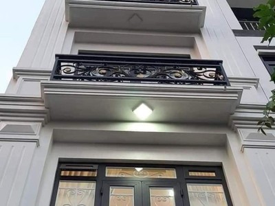 Bán nhà đẹp đông ngạc - dt30m2 - 5 tầng - giá hơn 6 tỷ - ngõ thông thoáng - trung tâm 0