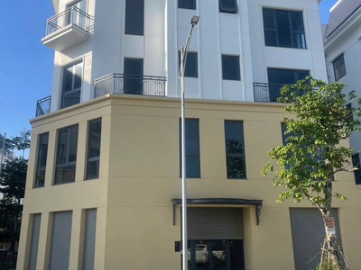 Bán nhà 5 tầng ngay bãi đỗ xe khu đô thị Central Riverside, đối diện Vinhomes chỉ 5,x tỷ 1