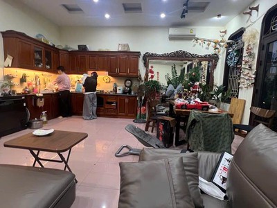 Ngô gia tự   220m    mặt tiền 7.7m   4 tầng   ô tô tránh   giá 58 tỷ 2