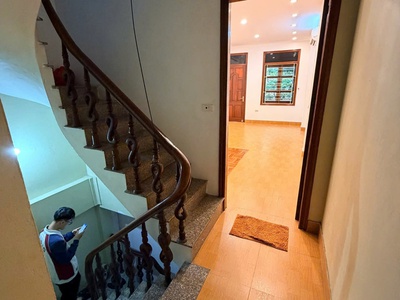 Chính chủ cho thuê phòng có nội thất   48 huy du  ngõ 18 nguyễn cơ thạch cũ , mỹ đình 1 ,nam từ 2