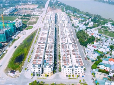 Bán nhà 5 tầng ngay bãi đỗ xe khu đô thị Central Riverside, đối diện Vinhomes chỉ 5,x tỷ 3