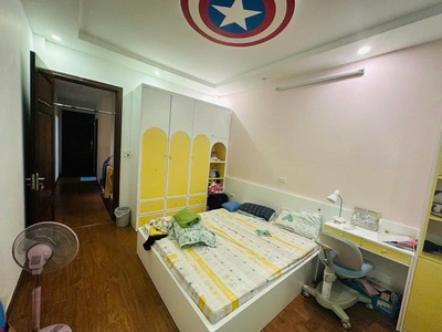 Bán nhà hàng mành, 35m2, 4 tầng, mặt tiền 3.2m, 21.5 tỷ, ngõ rộng thoáng, kinh doanh đỉnh 2