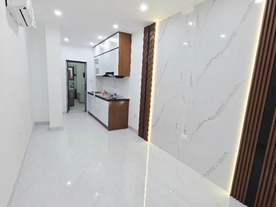 Tập thể nghĩa tân tầng 1 trần cung 70m 3 ngủ full nội thất giá 5,850 tỷ ô tô đỗ cửa 4