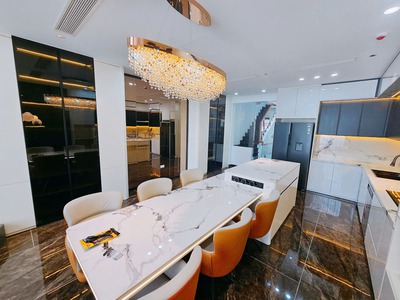 Cần bán 85m2 nhà 8 tầng, thang máy 650kg, có hệ thống PCCC tại Khu 918 Phúc Đồng - Long Biên 2