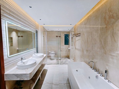 Cần bán 85m2 nhà 8 tầng, thang máy 650kg, có hệ thống PCCC tại Khu 918 Phúc Đồng - Long Biên 7