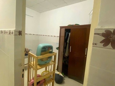 CHO THUÊ NHÀ NGUYÊN CĂN   HẺM Ô TÔ   2 MẶT TIỀN    Đường Tô Ngọc Vân, P. Linh Đông Có 2pn1wc giá 8tr 3