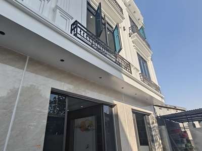  Bán nhà 3 tầng - Gần chợ chiều Đa Phúc - Ô tô đỗ cửa 1