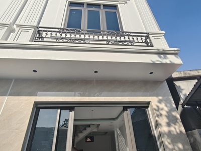  Bán nhà 3 tầng - Gần chợ chiều Đa Phúc - Ô tô đỗ cửa 2