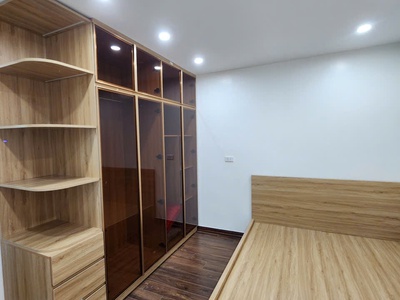 Bán nhà Tập thể tầng 3, 4 ngủ 3WC, tại Quỳnh Mai, nhà đẹp, full nội thất, dân trí cao, an ninh tốt. 2