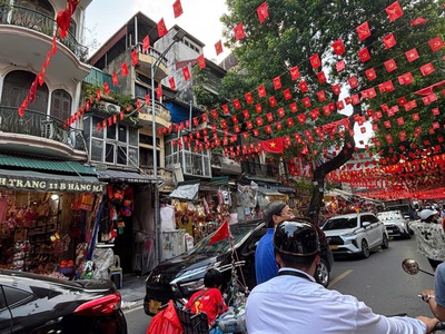 42 tỷ-Mặt phố Hàng Mã, 45m2, 4 tầng, mặt tiền đẹp, vị trí hiếm, vỉa hè, kinh doanh sầm uất ngày đêm 2