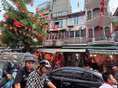 42 tỷ-Mặt phố Hàng Mã, 45m2, 4 tầng, mặt tiền đẹp, vị trí hiếm, vỉa hè, kinh doanh sầm uất ngày đêm 0