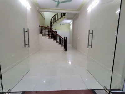 Cho thuê cả nhà lâu dài thích hợp để làm vp, kho, bán hàng online kết hợp ở trong khu vinaconex 21 1