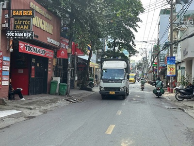 Ngộp rất gấp bán nhà mtkd thống nhất 94m2 ngang 4m 6 lầu mái thái ngay bv nhỉnh 15 tỷ. 0