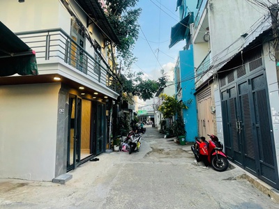 Hàng hiếm gần chợ gò xoài   góc 2mặt hẻm xe hơi  2tầng  chỉ nhỉnh 2ty 2