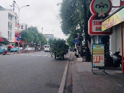 Mặt tiền lê trọng tấn   ngang bề thế 8.2   dòng t.iền khủng 100tr   205m   chỉ 42 tl 3