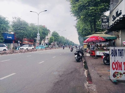 Mặt tiền lê trọng tấn   ngang bề thế 8.2   dòng t.iền khủng 100tr   205m   chỉ 42 tl 4