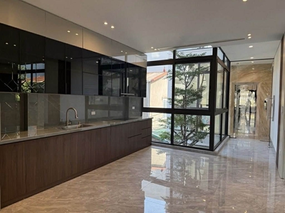 Nhà đẹp lô góc việt hưng, 100m x 7 tầng, ôtô tránh, gần bigc long biên 2